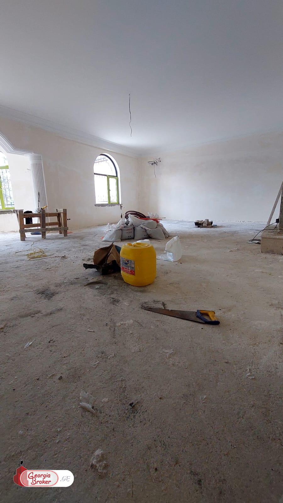 в аренду дом с новым ремонтом 11-комнат